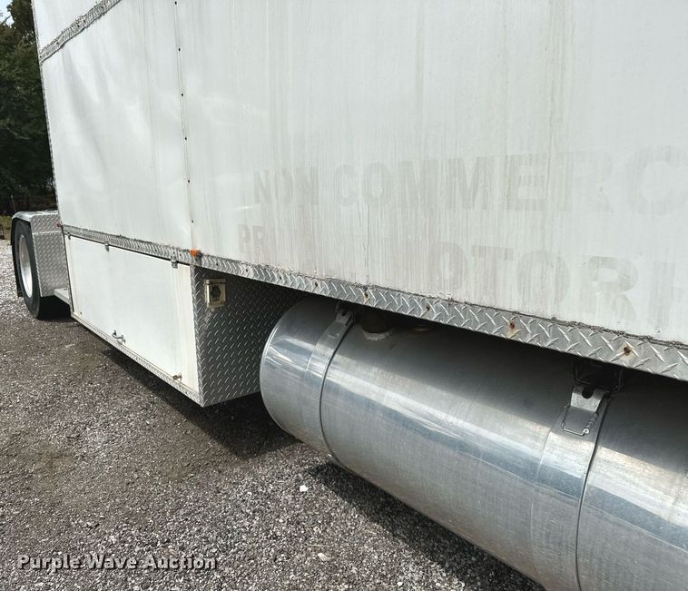 image for item OG9243 1988 Peterbilt 379  semi truck