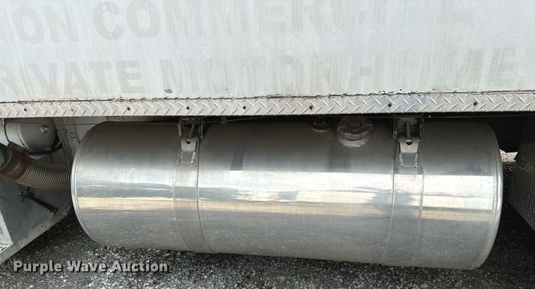 image for item OG9243 1988 Peterbilt 379  semi truck