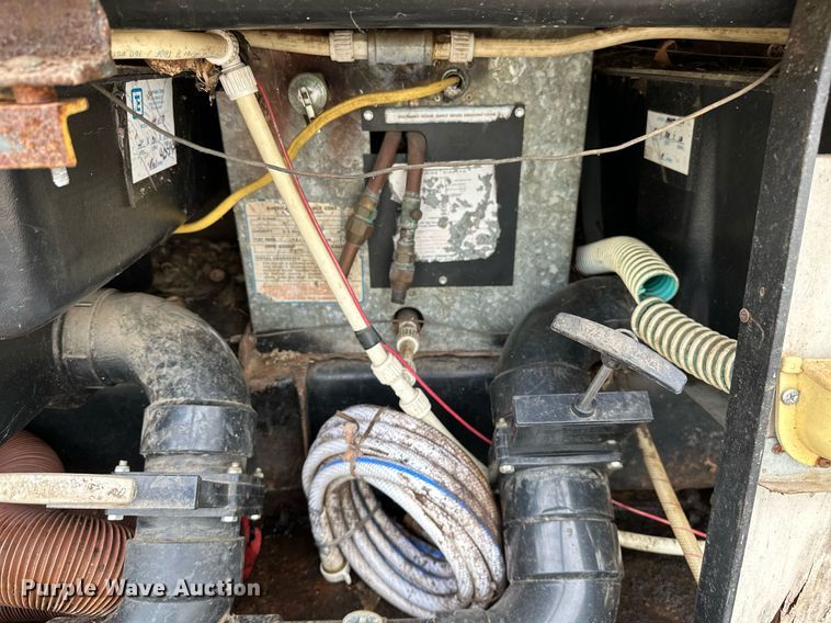 image for item OG9243 1988 Peterbilt 379  semi truck