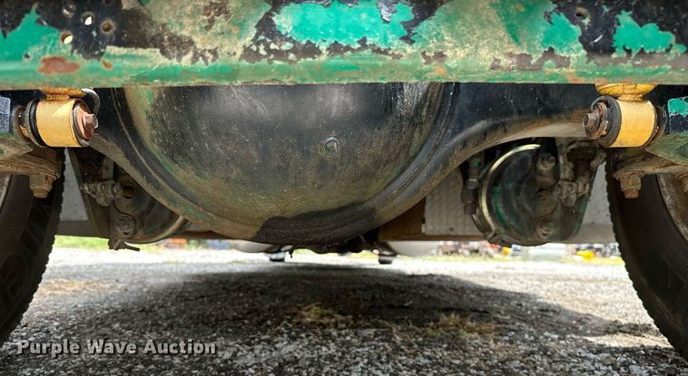 image for item OG9243 1988 Peterbilt 379  semi truck