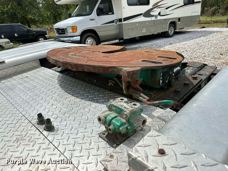 image for item OG9243 1988 Peterbilt 379  semi truck