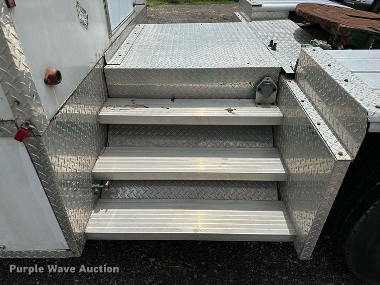 image for item OG9243 1988 Peterbilt 379  semi truck