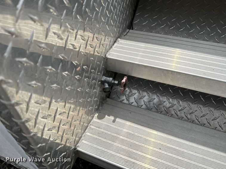 image for item OG9243 1988 Peterbilt 379  semi truck