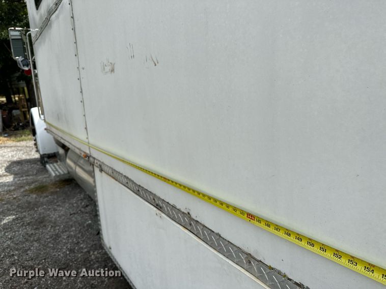 image for item OG9243 1988 Peterbilt 379  semi truck