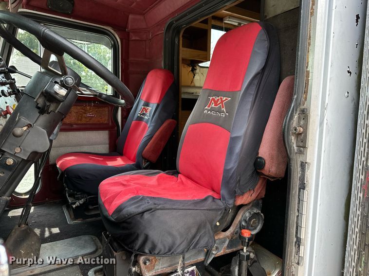 image for item OG9243 1988 Peterbilt 379  semi truck