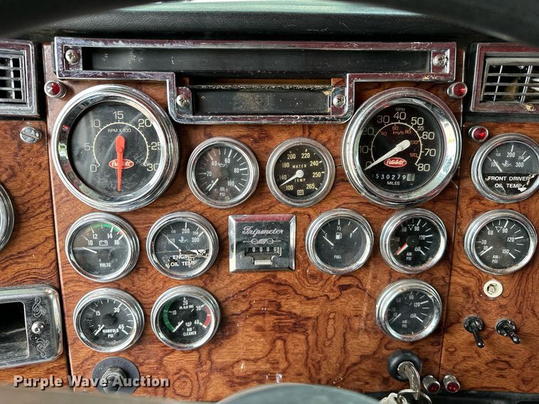 image for item OG9243 1988 Peterbilt 379  semi truck