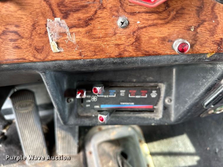 image for item OG9243 1988 Peterbilt 379  semi truck