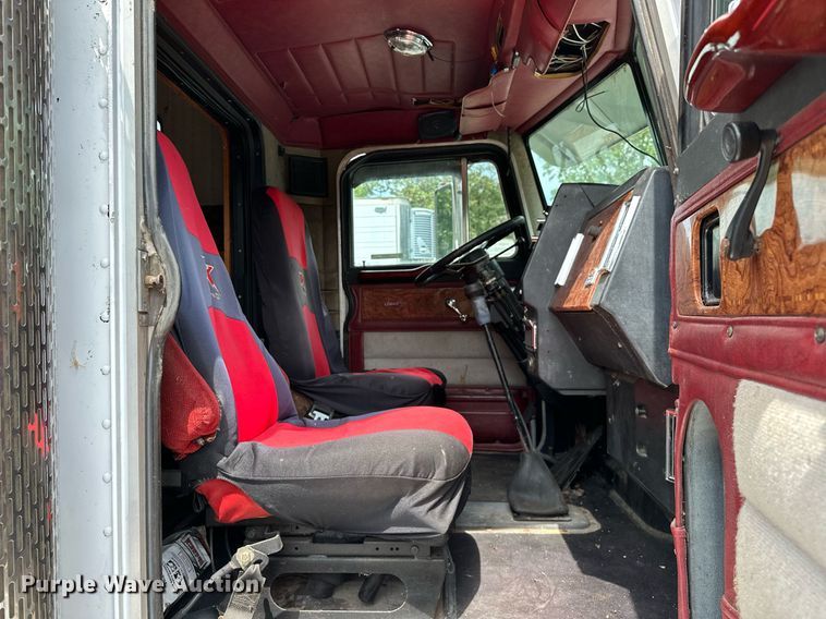 image for item OG9243 1988 Peterbilt 379  semi truck