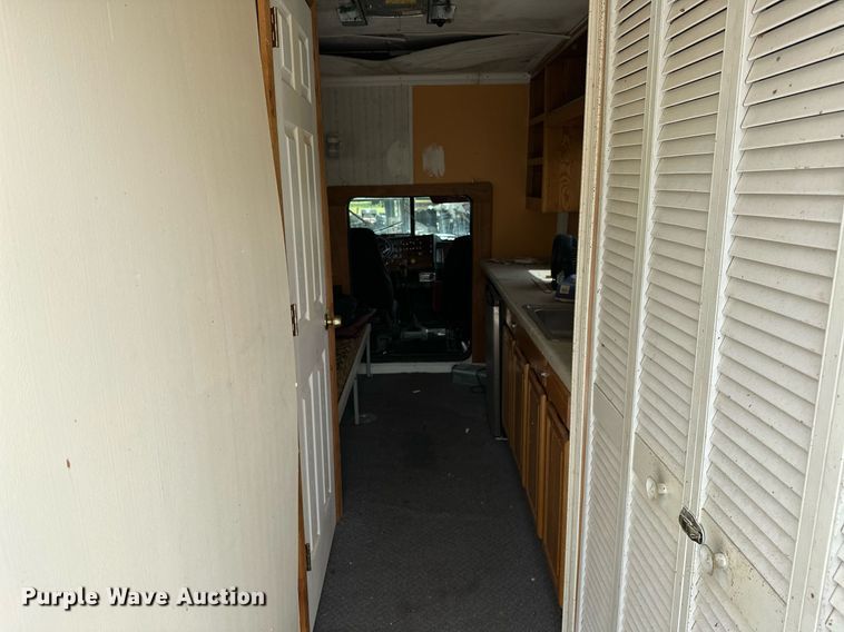 image for item OG9243 1988 Peterbilt 379  semi truck