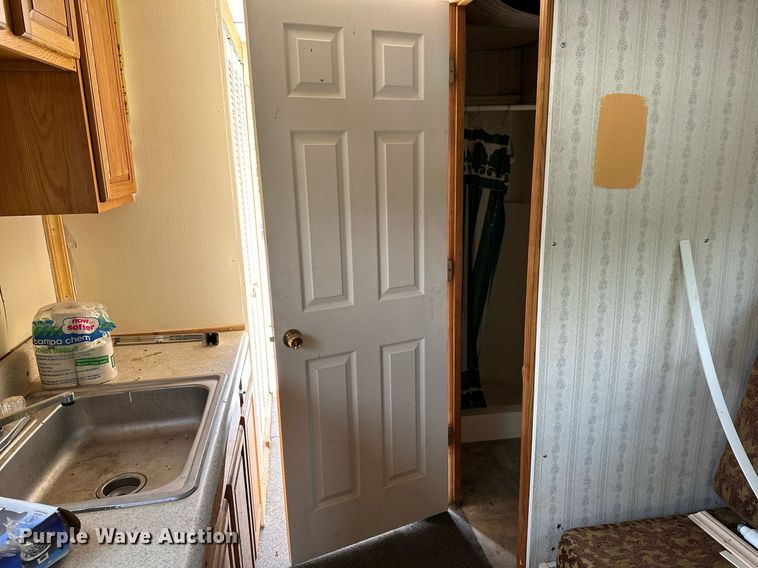 image for item OG9243 1988 Peterbilt 379  semi truck