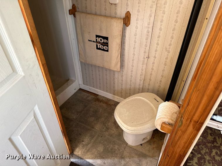 image for item OG9243 1988 Peterbilt 379  semi truck