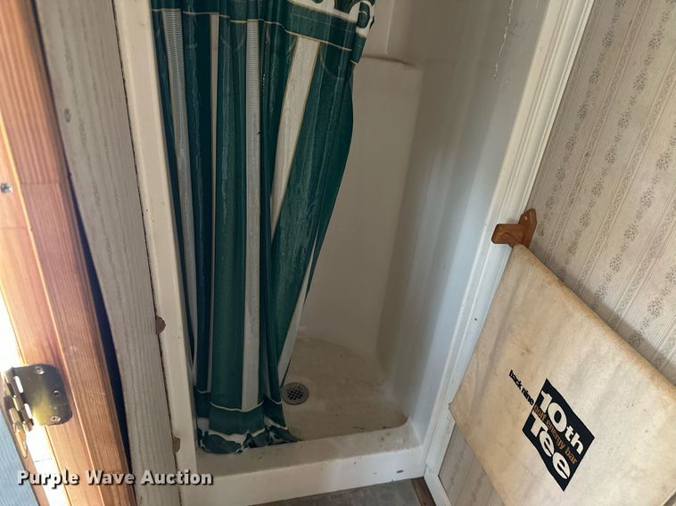 image for item OG9243 1988 Peterbilt 379  semi truck