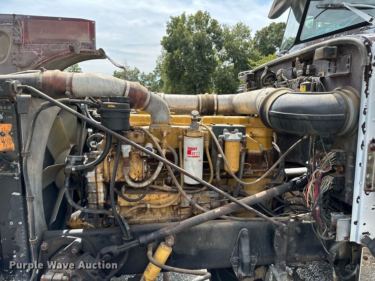 image for item OG9243 1988 Peterbilt 379  semi truck