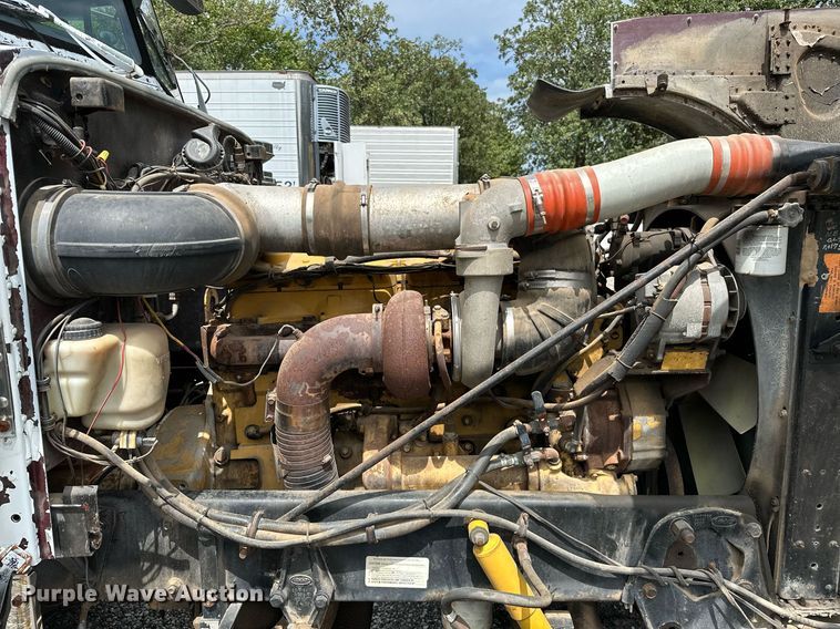 image for item OG9243 1988 Peterbilt 379  semi truck