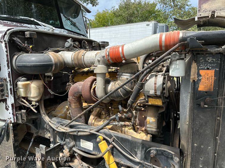 image for item OG9243 1988 Peterbilt 379  semi truck