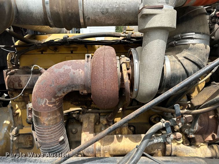 image for item OG9243 1988 Peterbilt 379  semi truck