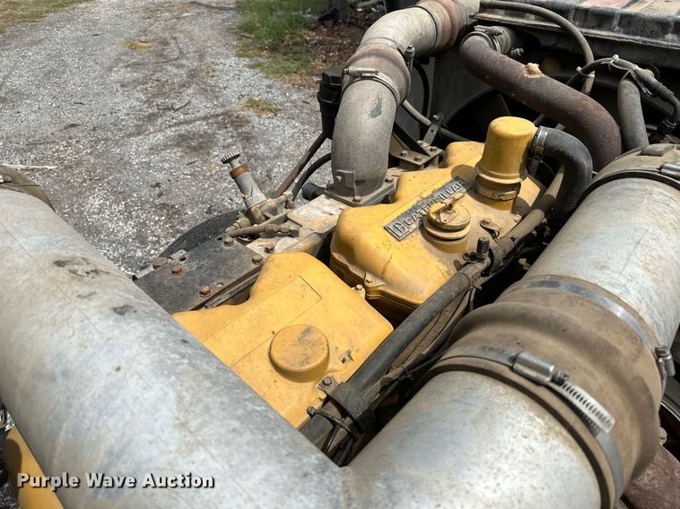 image for item OG9243 1988 Peterbilt 379  semi truck