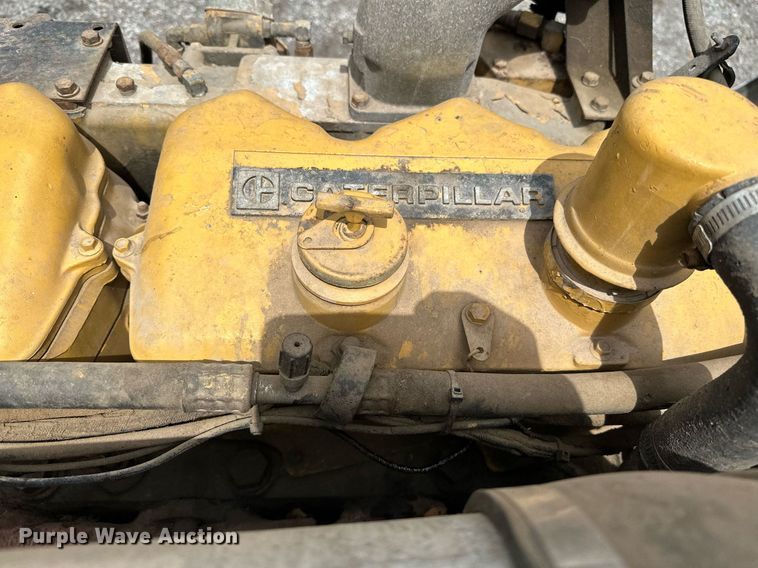 image for item OG9243 1988 Peterbilt 379  semi truck