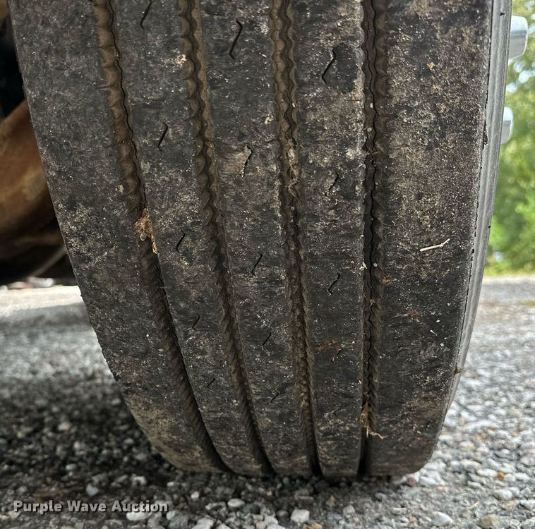 image for item OG9243 1988 Peterbilt 379  semi truck