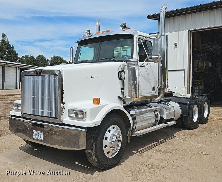 image for item OG9408 2006 Western Star 4900FA  semi truck