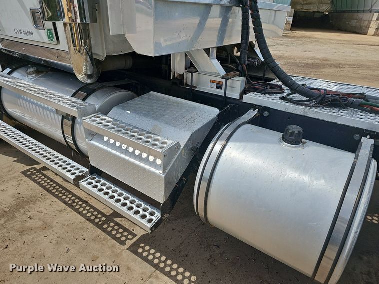 image for item OG9408 2006 Western Star 4900FA  semi truck