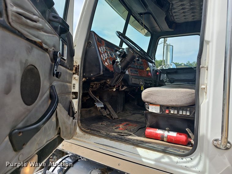 image for item OG9408 2006 Western Star 4900FA  semi truck