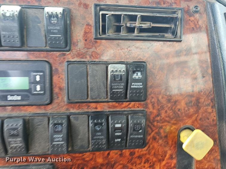 image for item OG9408 2006 Western Star 4900FA  semi truck