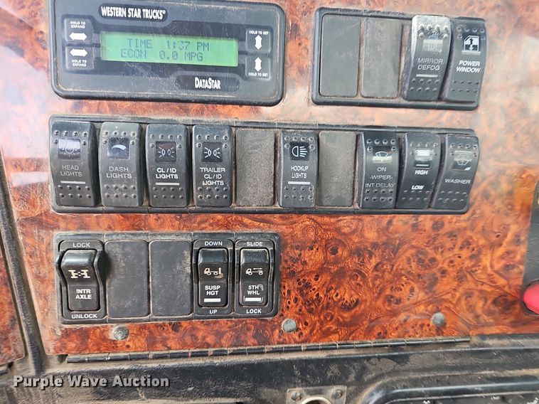 image for item OG9408 2006 Western Star 4900FA  semi truck