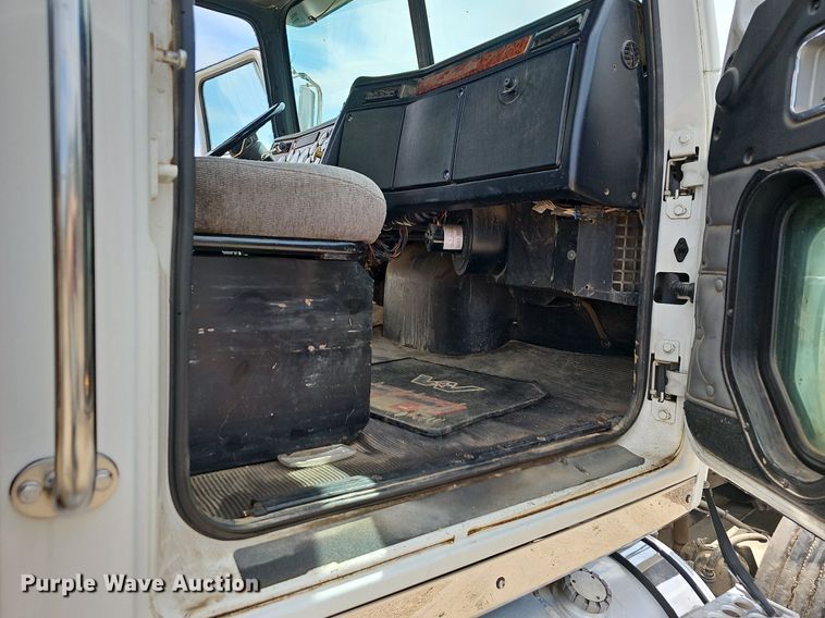 image for item OG9408 2006 Western Star 4900FA  semi truck