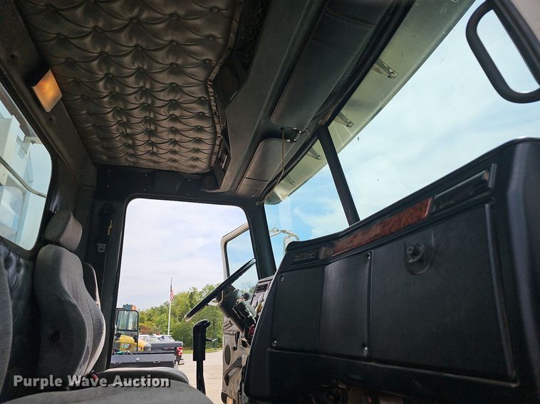 image for item OG9408 2006 Western Star 4900FA  semi truck