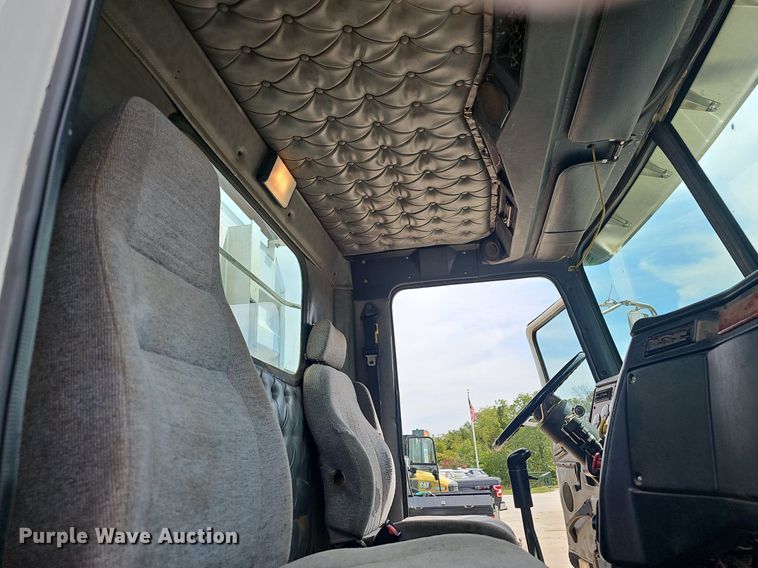 image for item OG9408 2006 Western Star 4900FA  semi truck