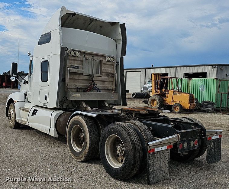 image for item OG9440 2013 Kenworth T660  semi truck