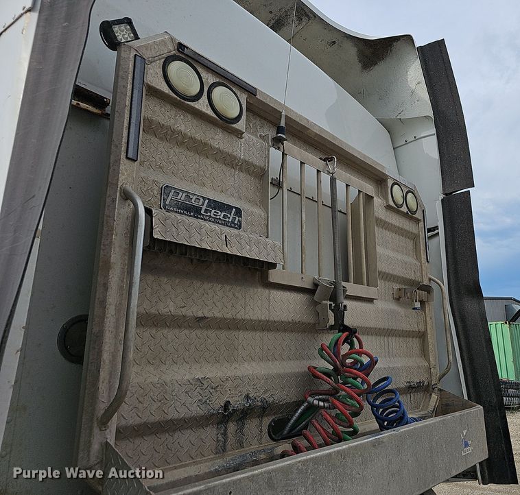 image for item OG9440 2013 Kenworth T660  semi truck