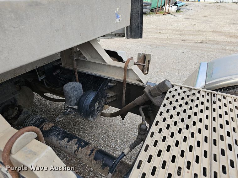 image for item OG9440 2013 Kenworth T660  semi truck