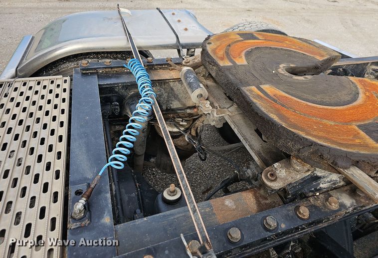 image for item OG9440 2013 Kenworth T660  semi truck