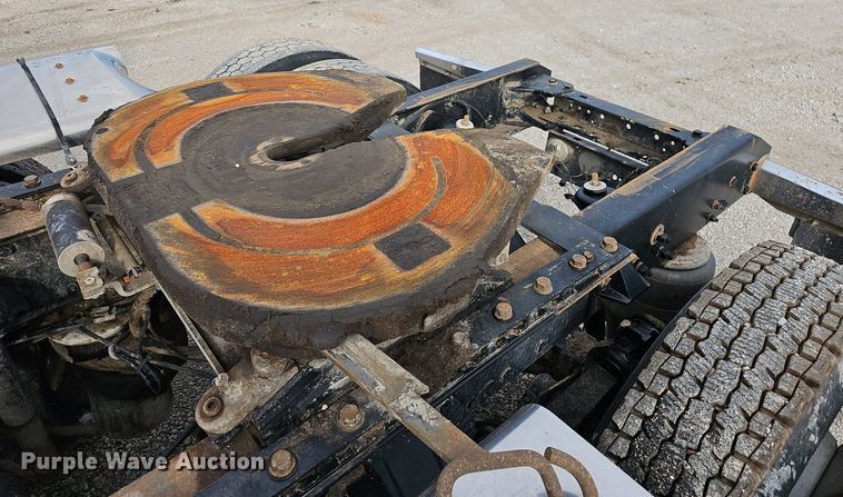 image for item OG9440 2013 Kenworth T660  semi truck