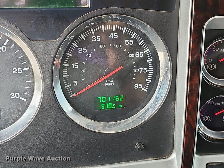 image for item OG9440 2013 Kenworth T660  semi truck