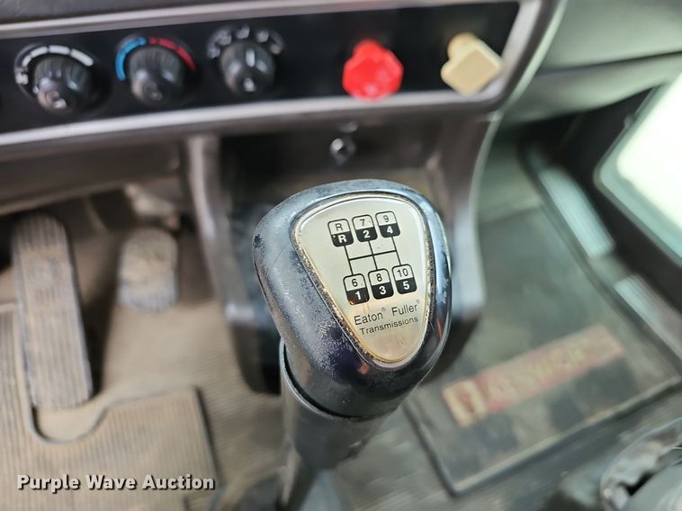 image for item OG9440 2013 Kenworth T660  semi truck