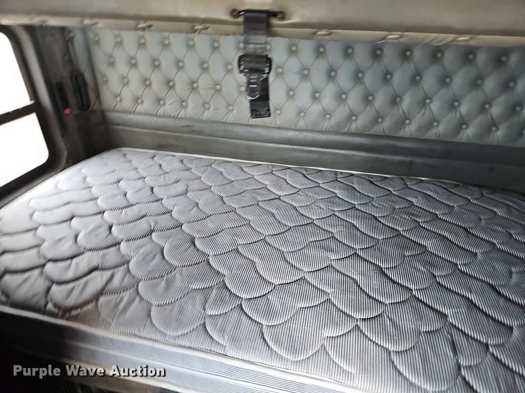 image for item OG9440 2013 Kenworth T660  semi truck