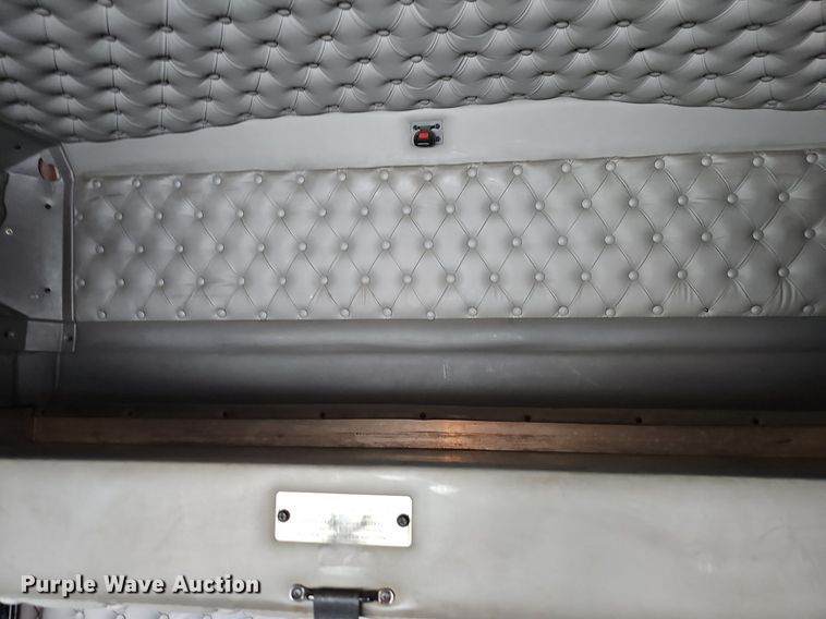 image for item OG9440 2013 Kenworth T660  semi truck