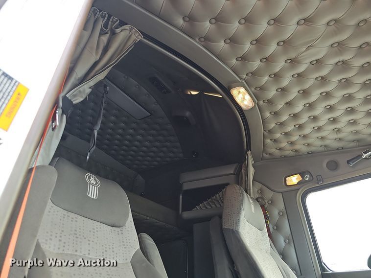 image for item OG9440 2013 Kenworth T660  semi truck