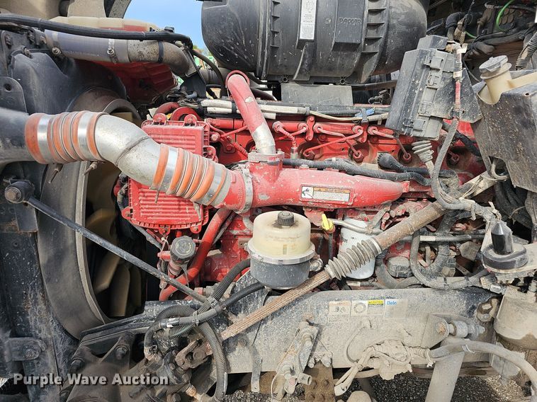 image for item OG9440 2013 Kenworth T660  semi truck