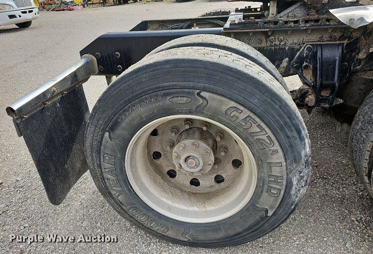 image for item OG9440 2013 Kenworth T660  semi truck