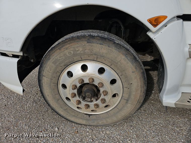 image for item OG9440 2013 Kenworth T660  semi truck