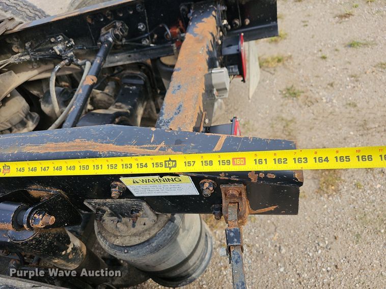 image for item OG9441 2000 Freightliner FL112  semi truck