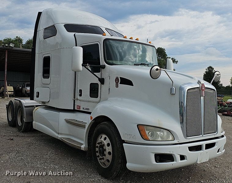 image for item OG9443 2012 Kenworth T660  semi truck