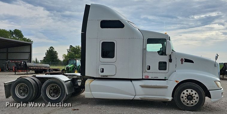 image for item OG9443 2012 Kenworth T660  semi truck