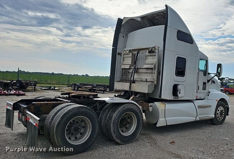 image for item OG9443 2012 Kenworth T660  semi truck