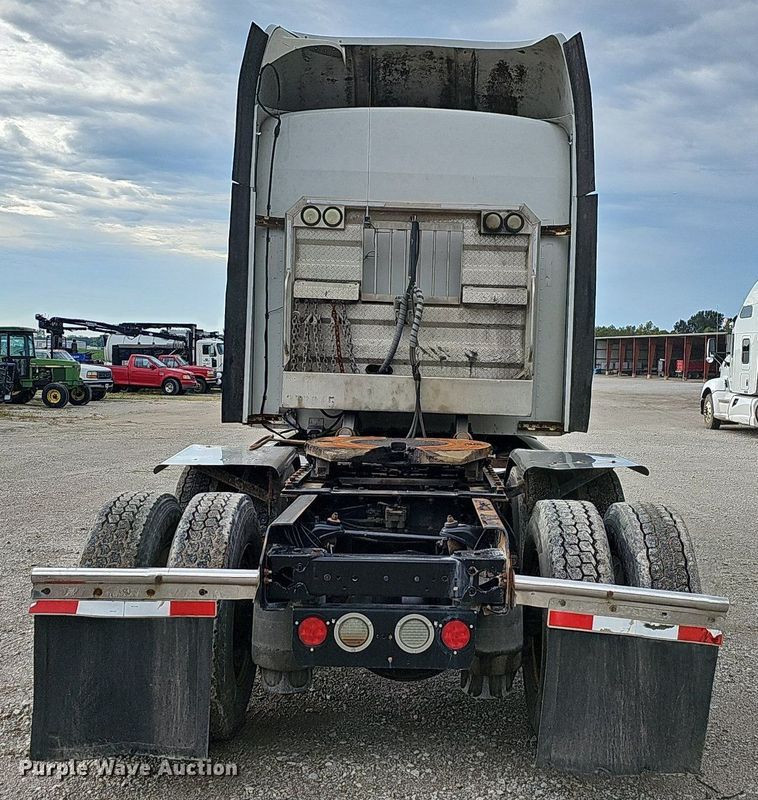 image for item OG9443 2012 Kenworth T660  semi truck