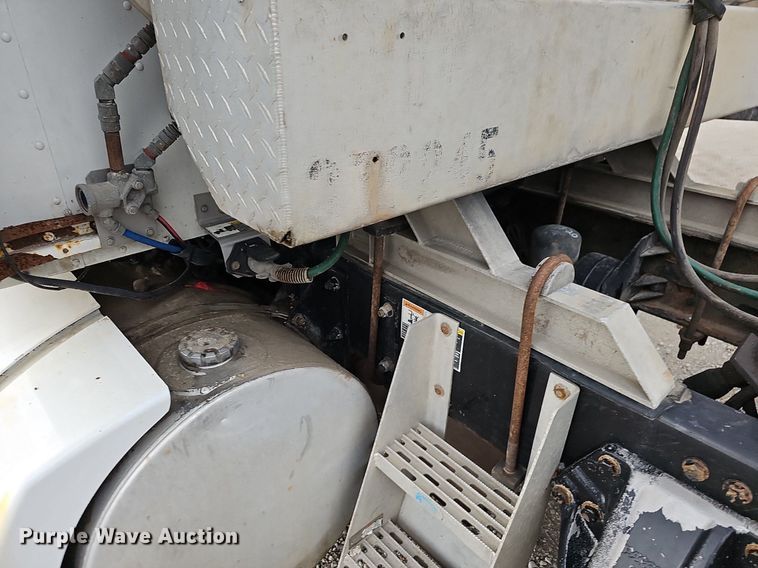 image for item OG9443 2012 Kenworth T660  semi truck